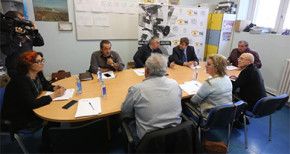 Suárez Barcia asina en Santiago o acordo de colaboración na campaña 'Concellos en negro contra a violencia de xénero'