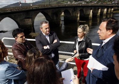 Antoñito colga o 23 laranxa