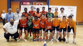 ACISA pon á venda novo merchandising do Ribadeo Indiano e tamén comercializa os artigos de edicións anteriores da festa. a directiva destaca o traballo conxunto realizado co Concello para que a festa medre e mellore ano a ano