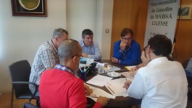 A Alcaldesa en funcións de Ribadeo estivo presente na concentración celebrada hoxe en Burela contra a nova lei de saúde de Galicia. Ana Martínez denunciou tamén a falla dun pediatra e doutros facultativos no centro de saúde ribadense