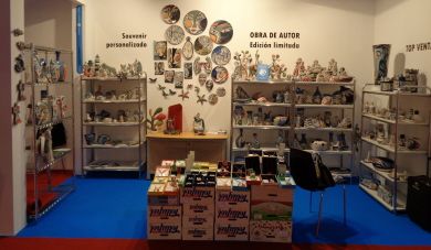 O PP ordea confiscar a faixa pendurada na entrada do hospital da Costa en contra da supresión da área sanitaria da Mariña