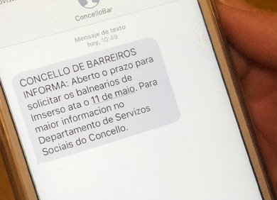 Remata a estadía en Ribadeo dos sete alumnos italianos que realizaron prácticas durante un mes noutras tantas empresas da localidade. Chegaron da man de Apaga