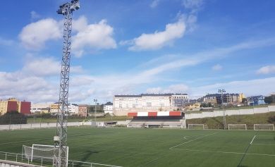 O Concello de Ribadeo proba novos sistemas de iluminación para mellorar a seguridade dos peóns nos pasos de cebra das principais travesías da vila