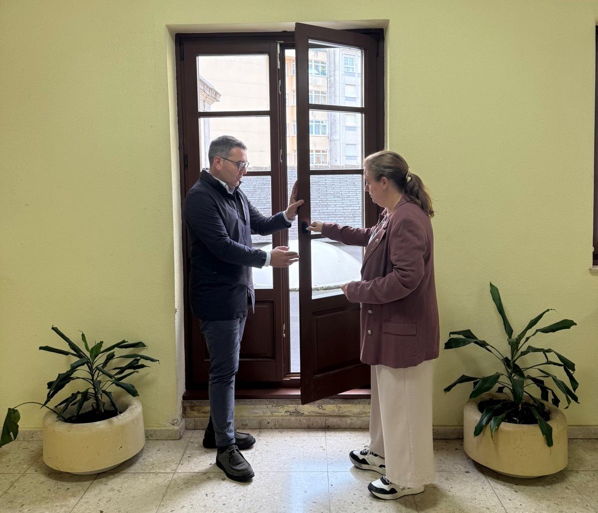 Mellorados os accesos e a mobilidade peonil no Polígono Industrial de Cuíña