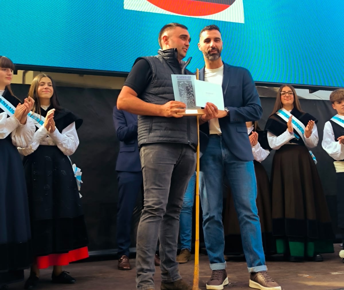 O deputado de Medio Rural, Daniel García, participou este sábado na entrega de premios da Gran Feira Cabalar das San Lucas, en Mondoñedo, onde se recoñeceron as mellores ganderías e exemplares da feira e da baixada tradicional