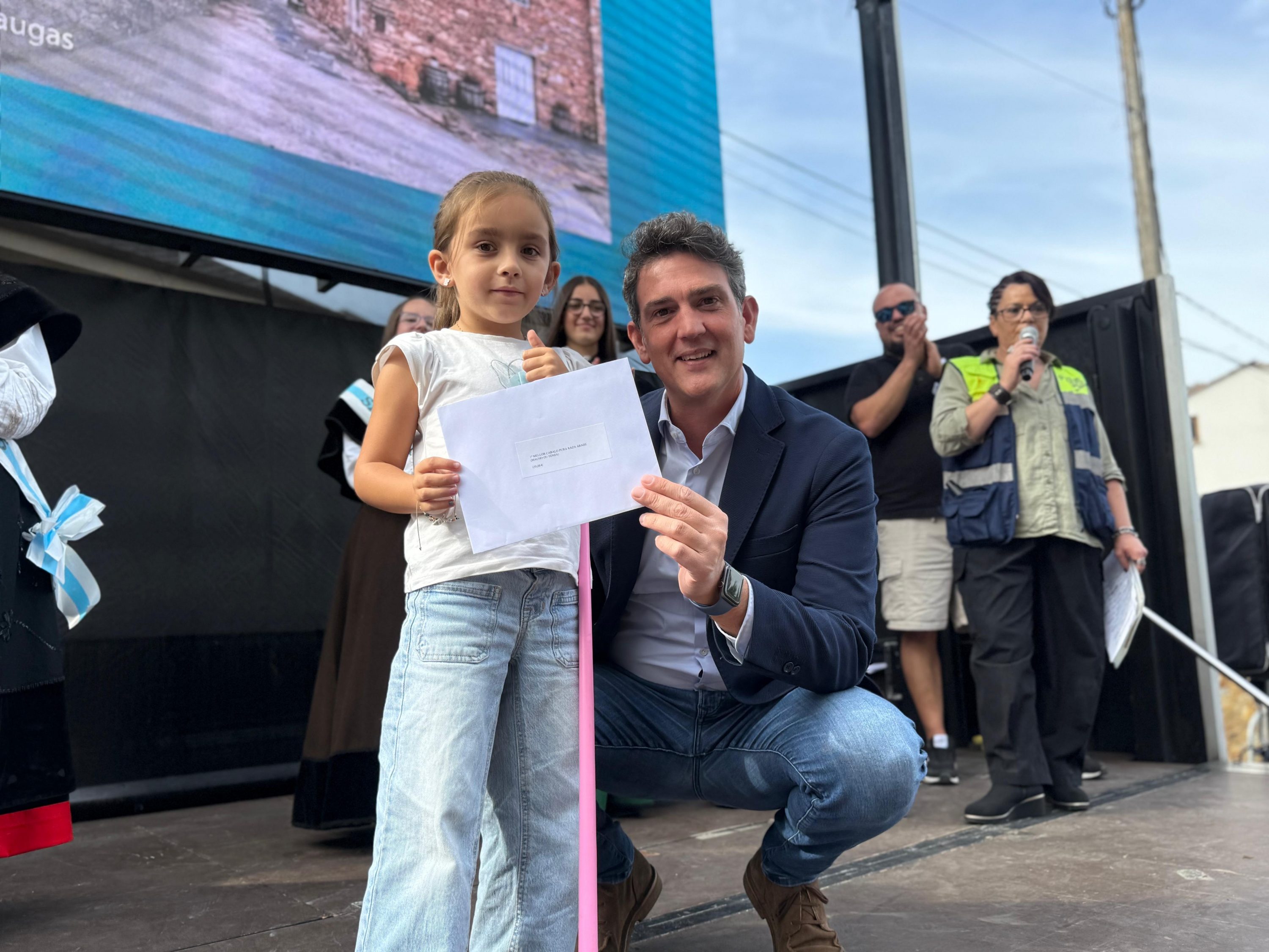 O delegado territorial da Xunta en Lugo, Javier Arias, participou hoxe na entrega de premios do concurso de gando da Feira das San Lucas, que se están a celebrar en Mondoñedo