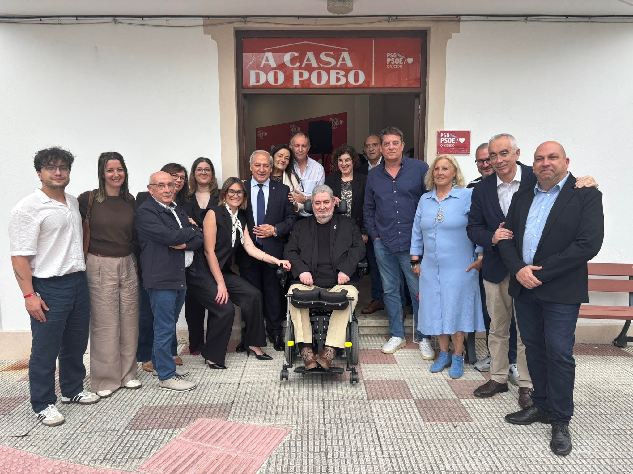 Mellorada a accesibilidade en San Cibrao a través da reorganización do mobiliario urbano