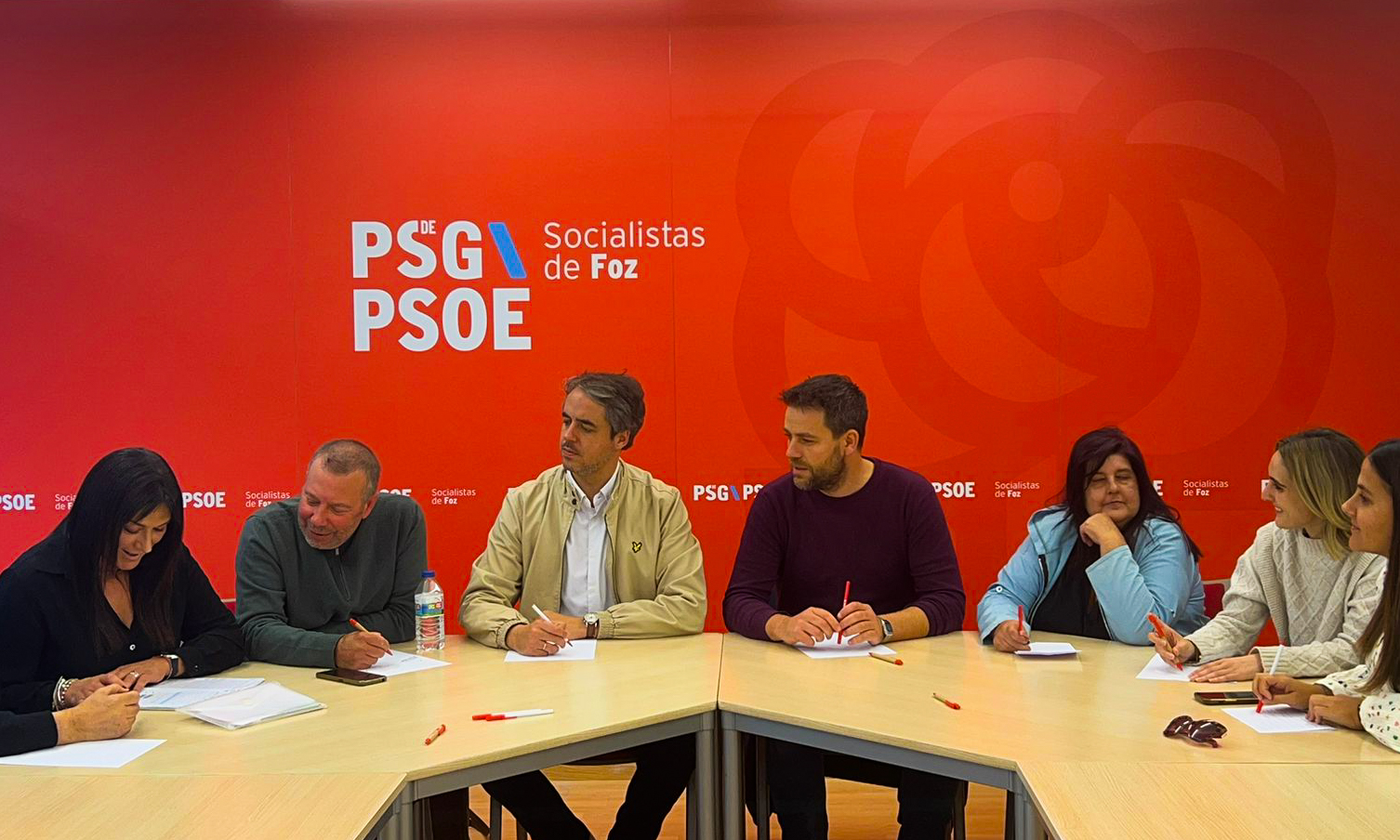 A Executiva Socialista de Foz concorda co Goberno Municipal en acelerar o paso en materia de vivenda pública, a construción dun parque cuberto e reforzar o investimento nas parroquias