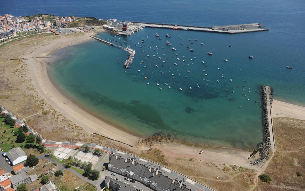 A Xunta investirá 220.000 euros nas obras da segunda fase da dragaxe do porto de Cariño