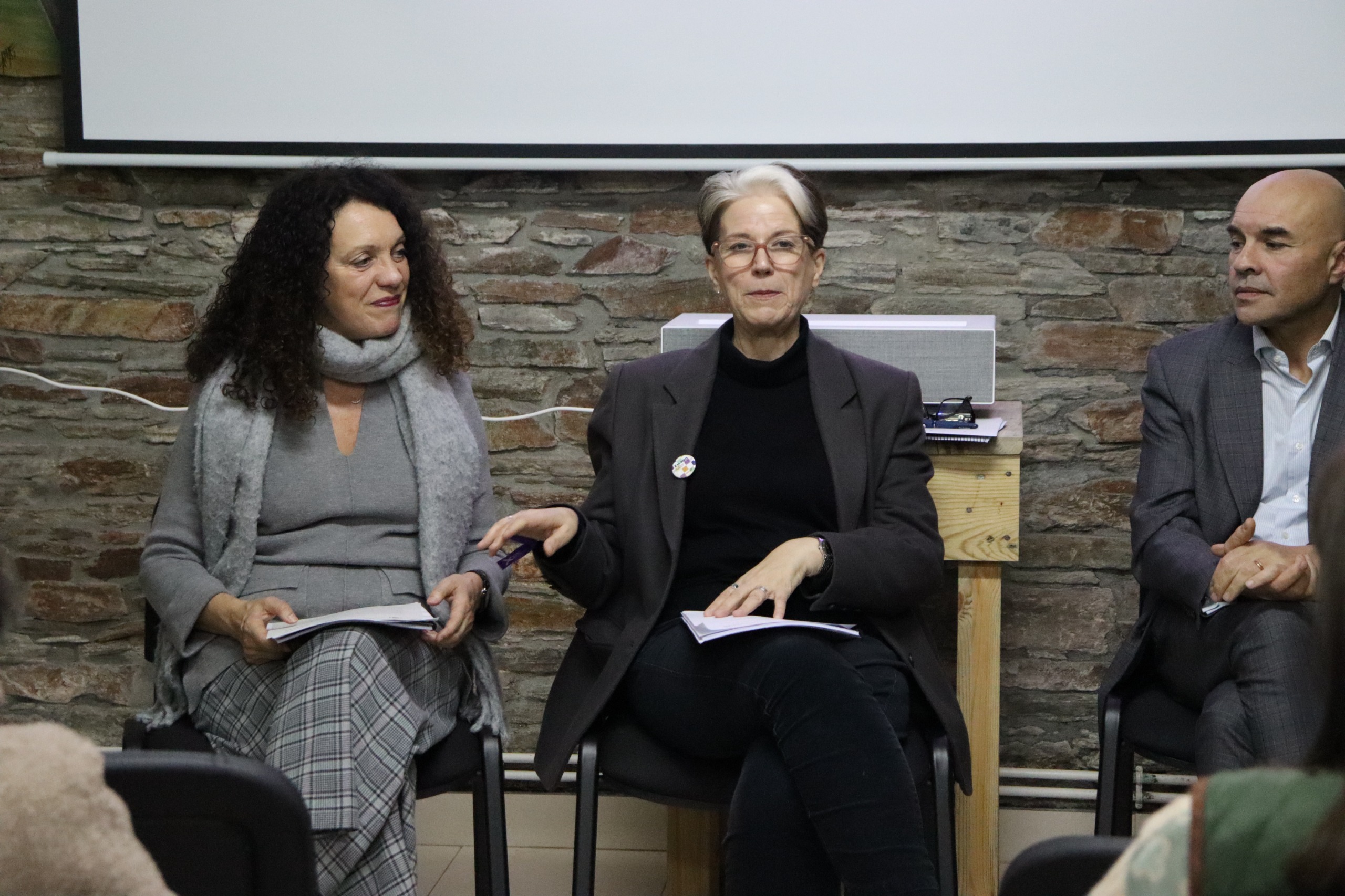 Olimpia López destaca o compromiso do Goberno contra a violencia machista e pon en valor o traballo de FADEMUR para avanzar na protección das mulleres do rural que sofren estas violencias