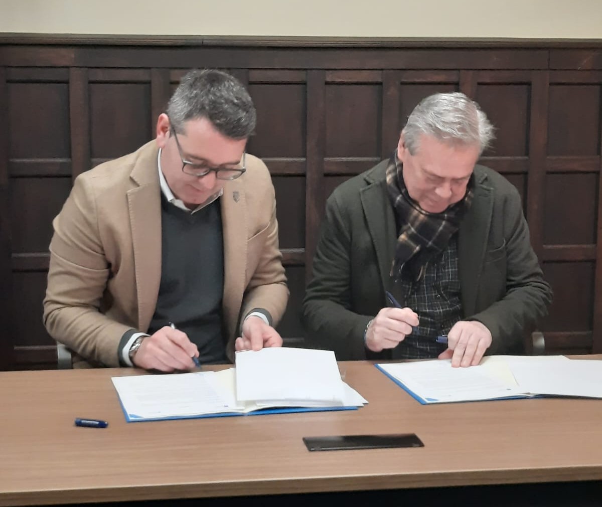 Ribadeo dá o paso definitivo para o novo centro de saúde coa sinatura do convenio coa Xunta