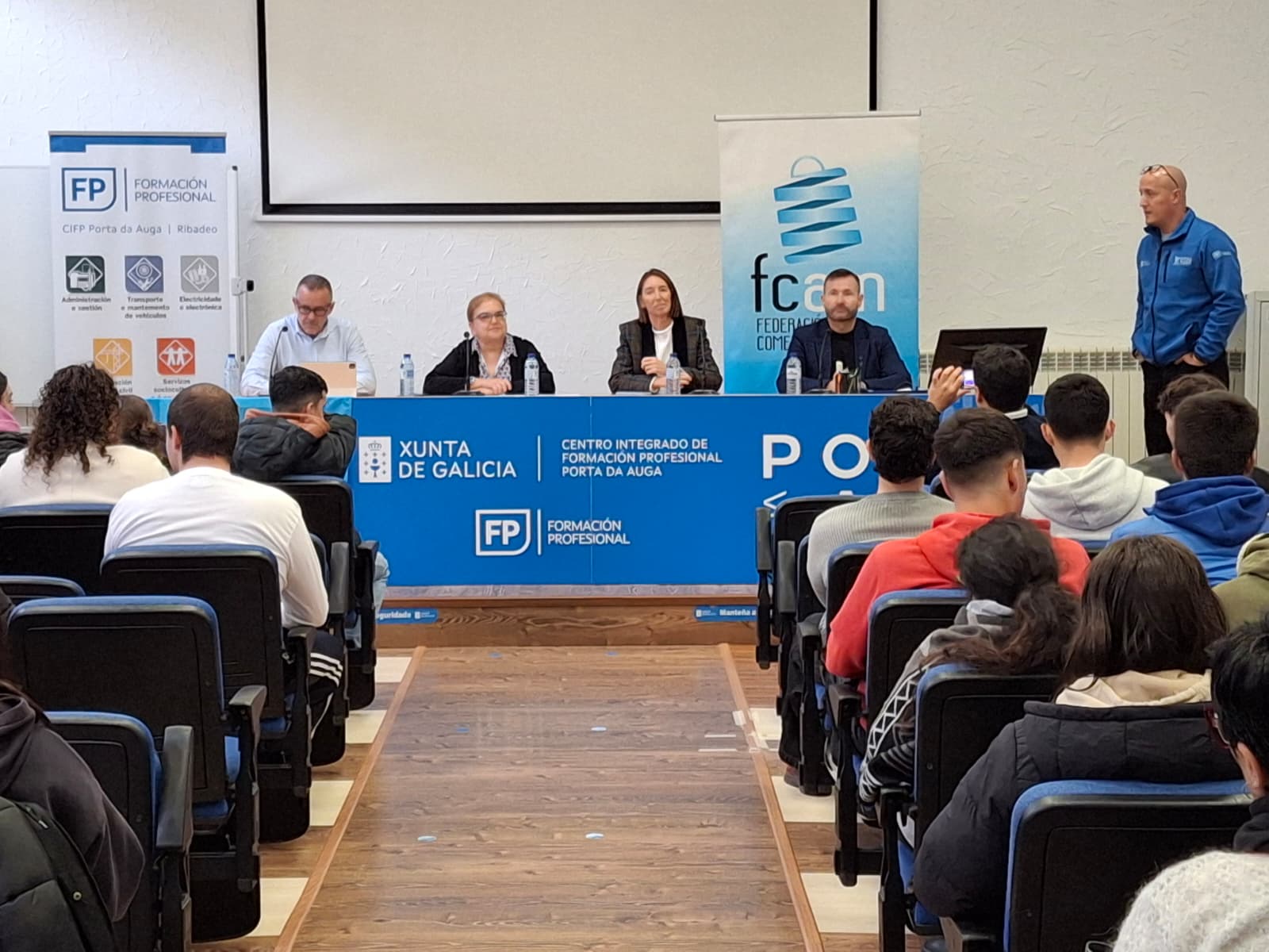 A FCAM inicia en Ribadeo a segunda edición das charlas sobre o futuro laboral na Mariña