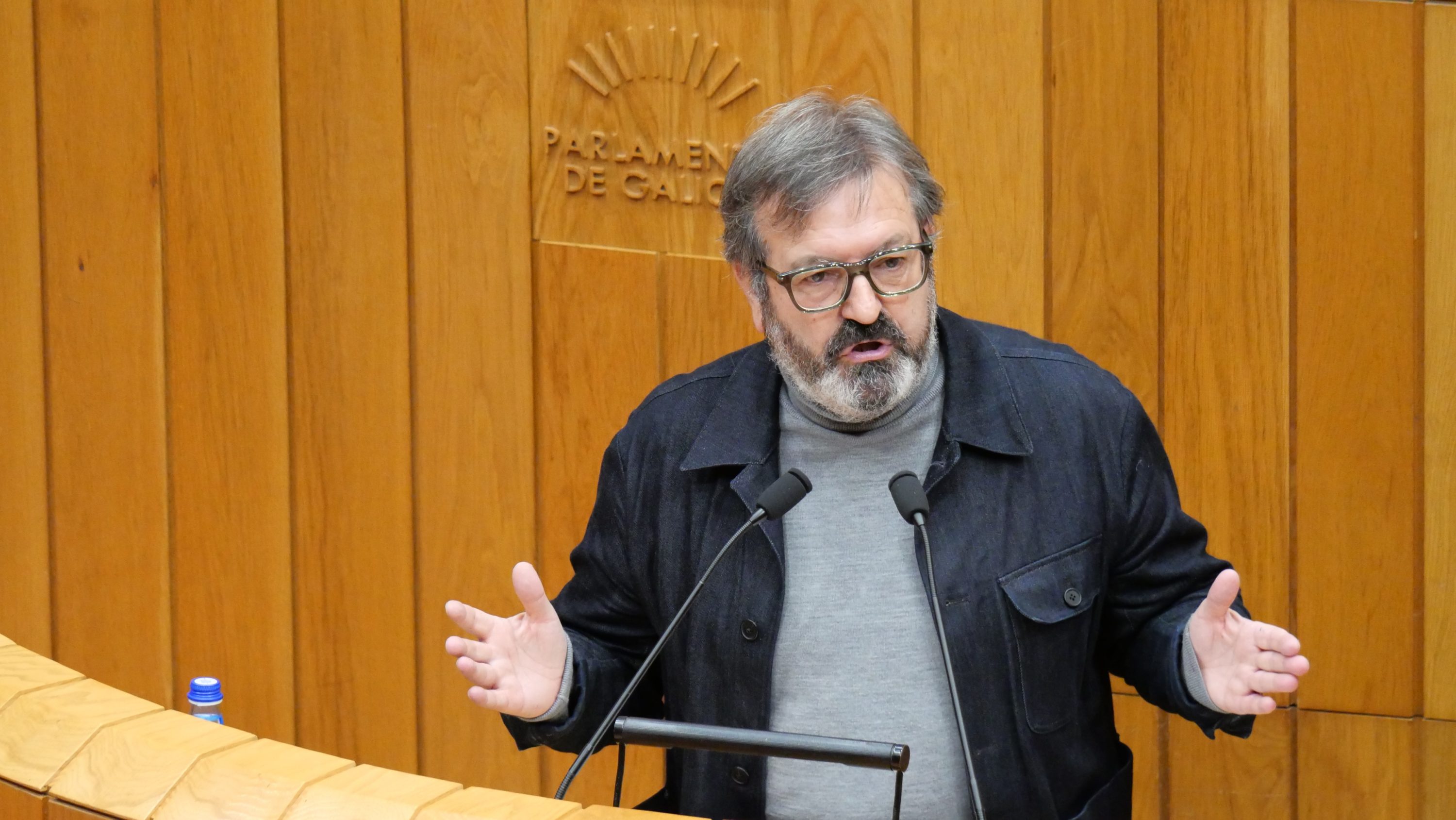 A alcaldesa, Dolores García Caramés, e a concelleira de Servizos Sociais, Pilar Armada, achegáronse o pasado mércores, 3 de decembro, ata o Centro de Día–Residencia para entregarlle ás persoas usuarias os calendarios de Nadal do Concello de Cervo