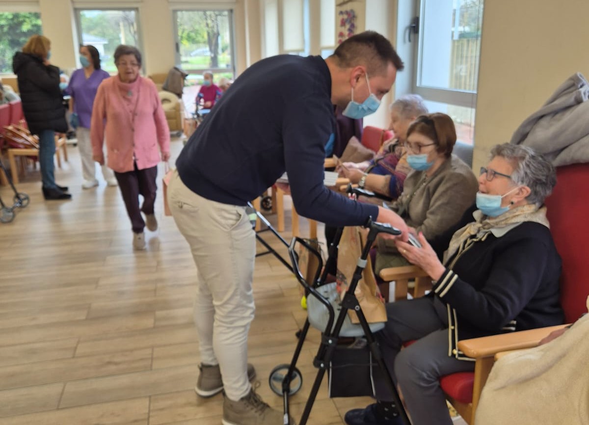 O Concello de Trabada comparte o espírito do Nadal cos maiores e cos nenos e nenas do municipio