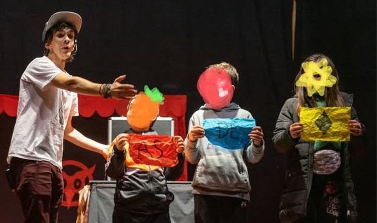 A maxia chega ao Xebra de Burela cun obradoiro infantil para abrir o ano 