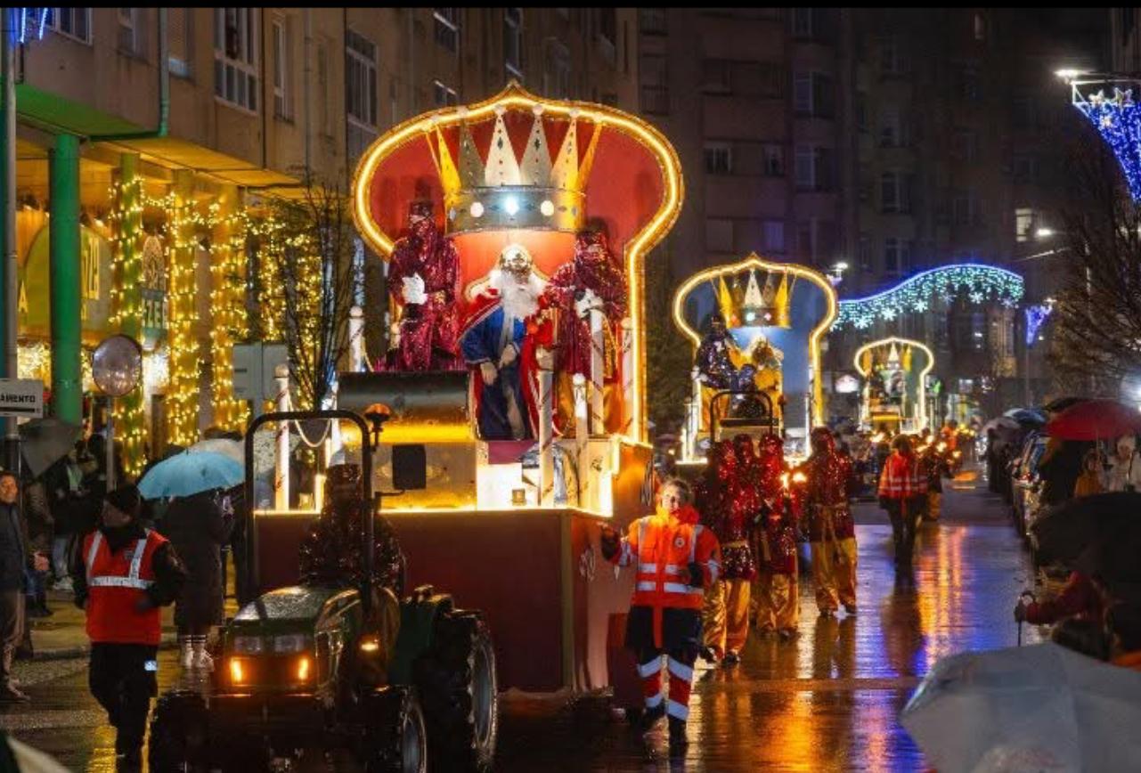 O Concello de Ribadeo destaca a implicación veciñal nunha Cabalgata de Reis exemplar