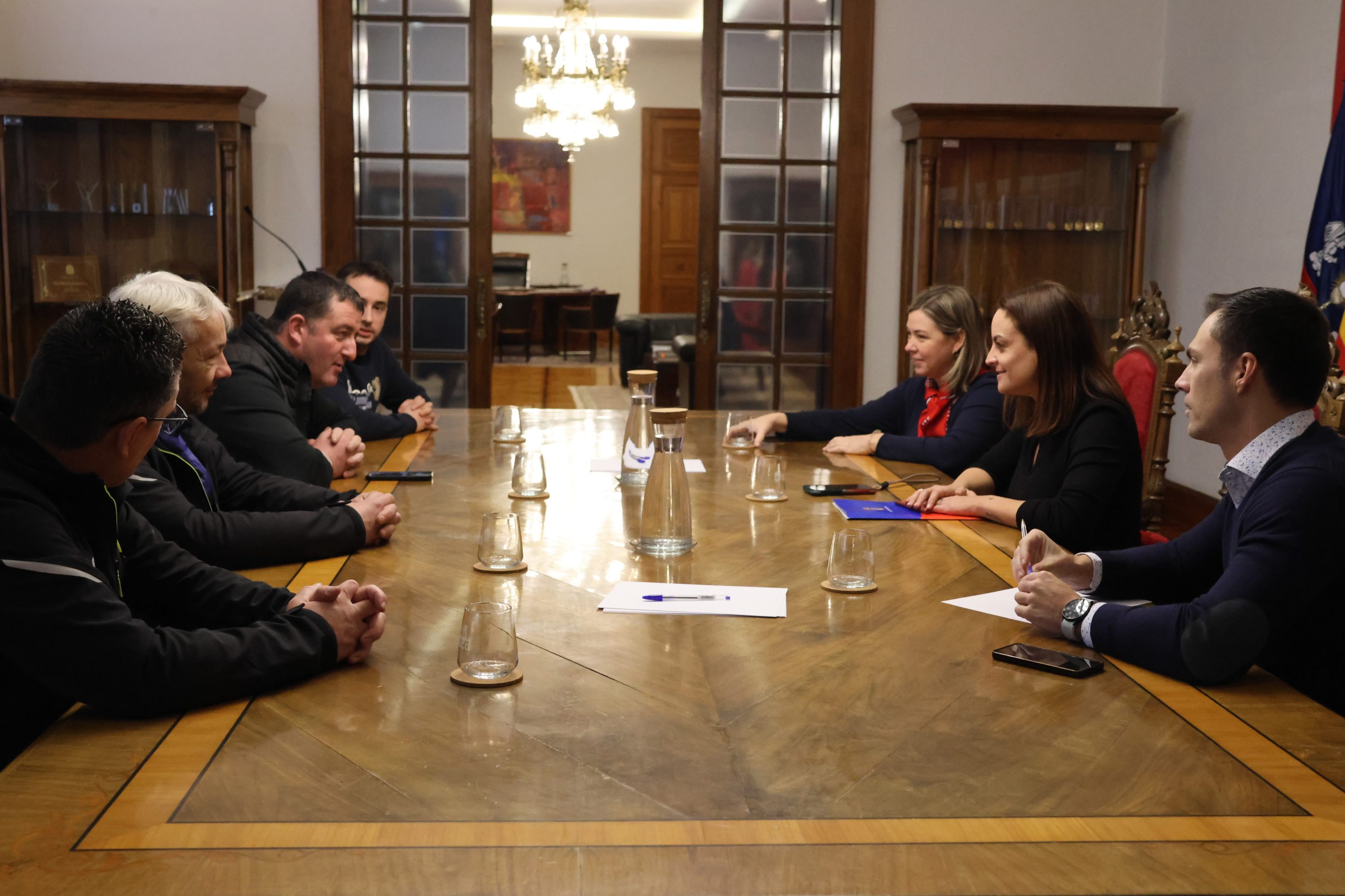 Carmela López comprométese cos gandeiros e levará ao Pleno as súas demandas fronte ao acordo con Mercosur