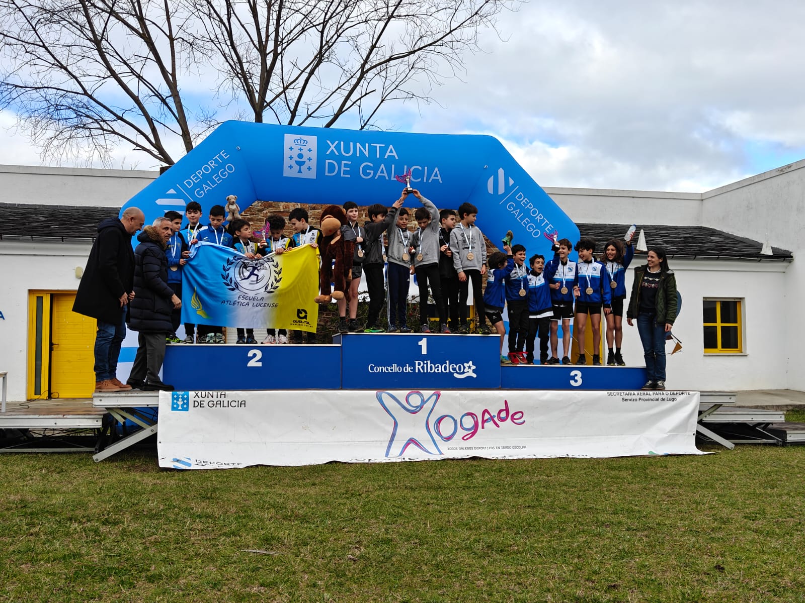Ribadeo acolle o Campionato Galego de Cross Xogade, que reúne a medio milleiro de participantes en A Devesa