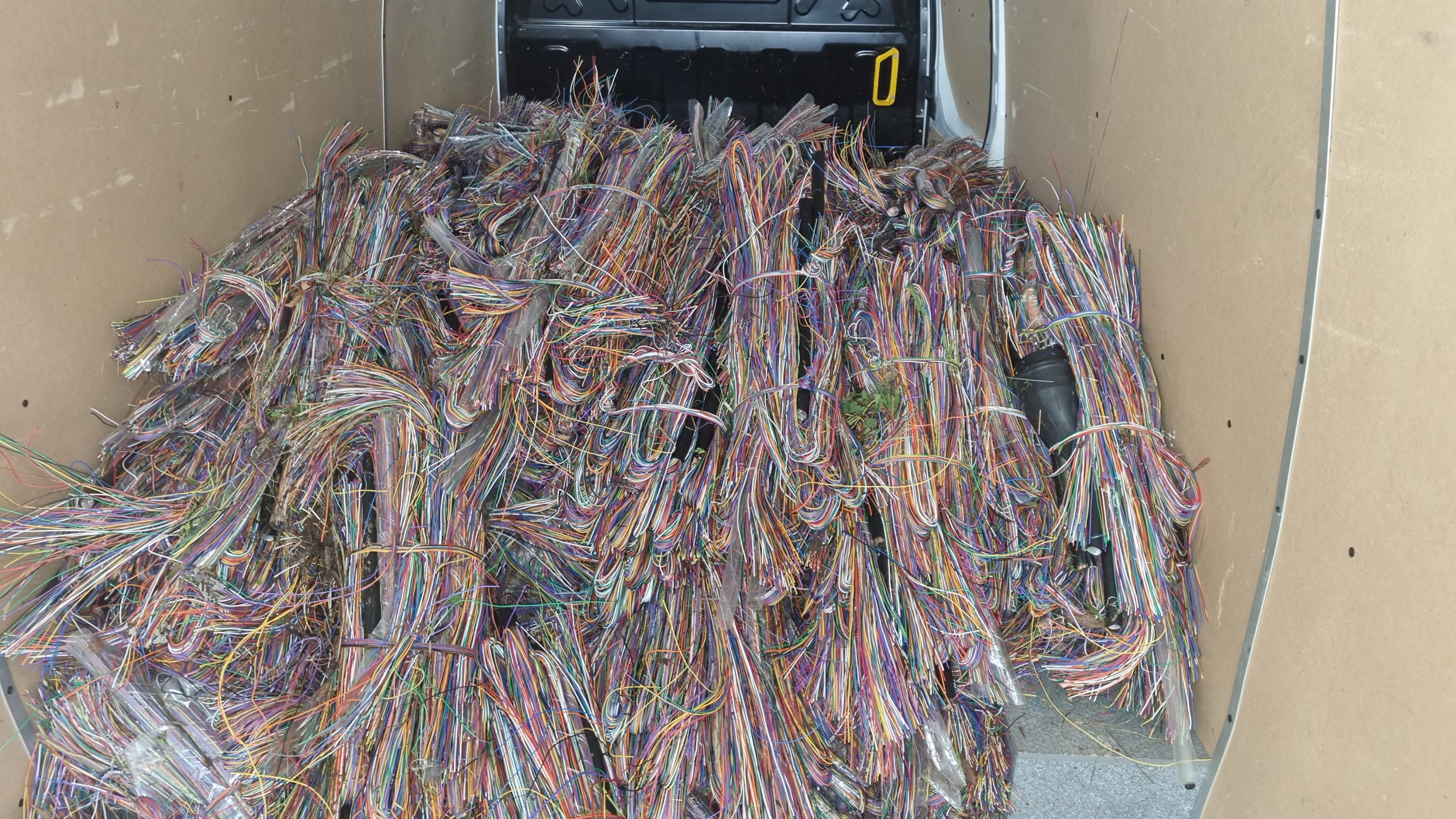 A Garda Civil desarticula unha banda que roubou 24 toneladas de cable de cobre en zonas rurais de Lugo e Asturias