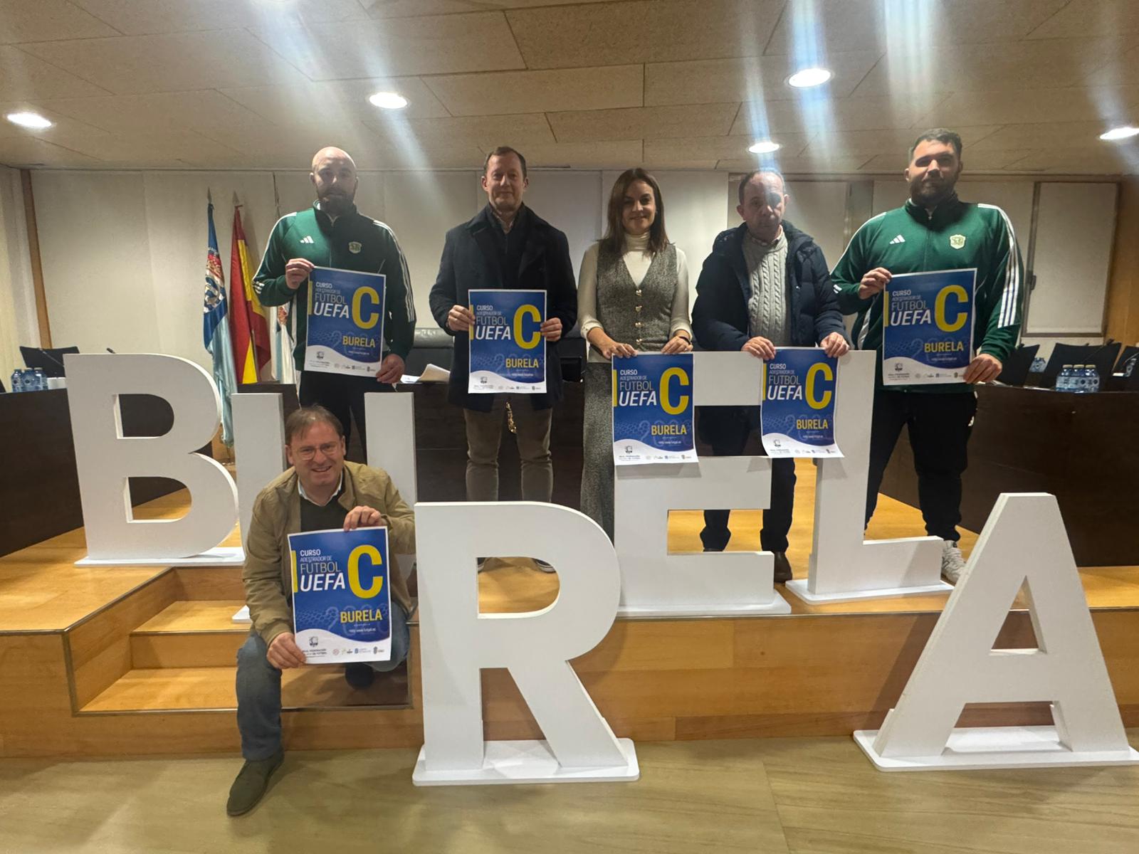 Burela acolle na Casa do Concello a presentación dun curso da Federacióng Galega de Fútbol para competir