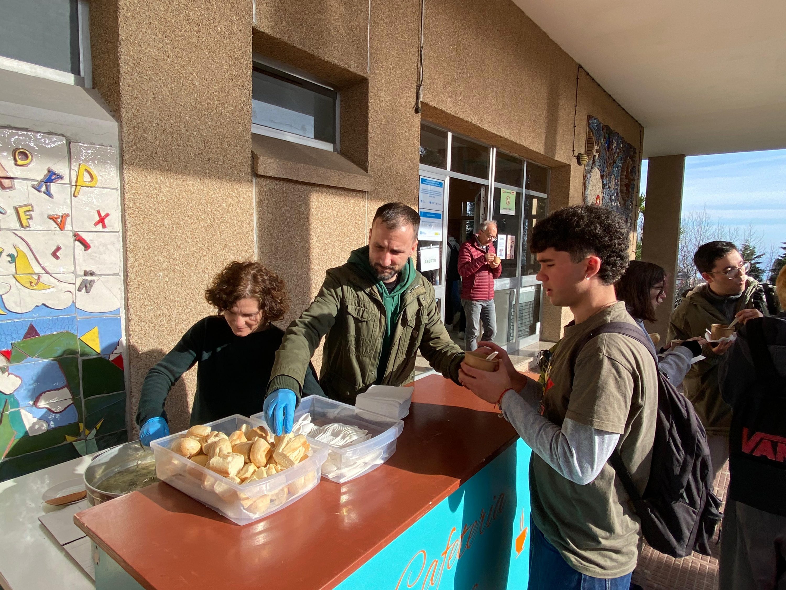 Burela celebra o Día de Rosalía con actividades en varios centros educativos do municipio