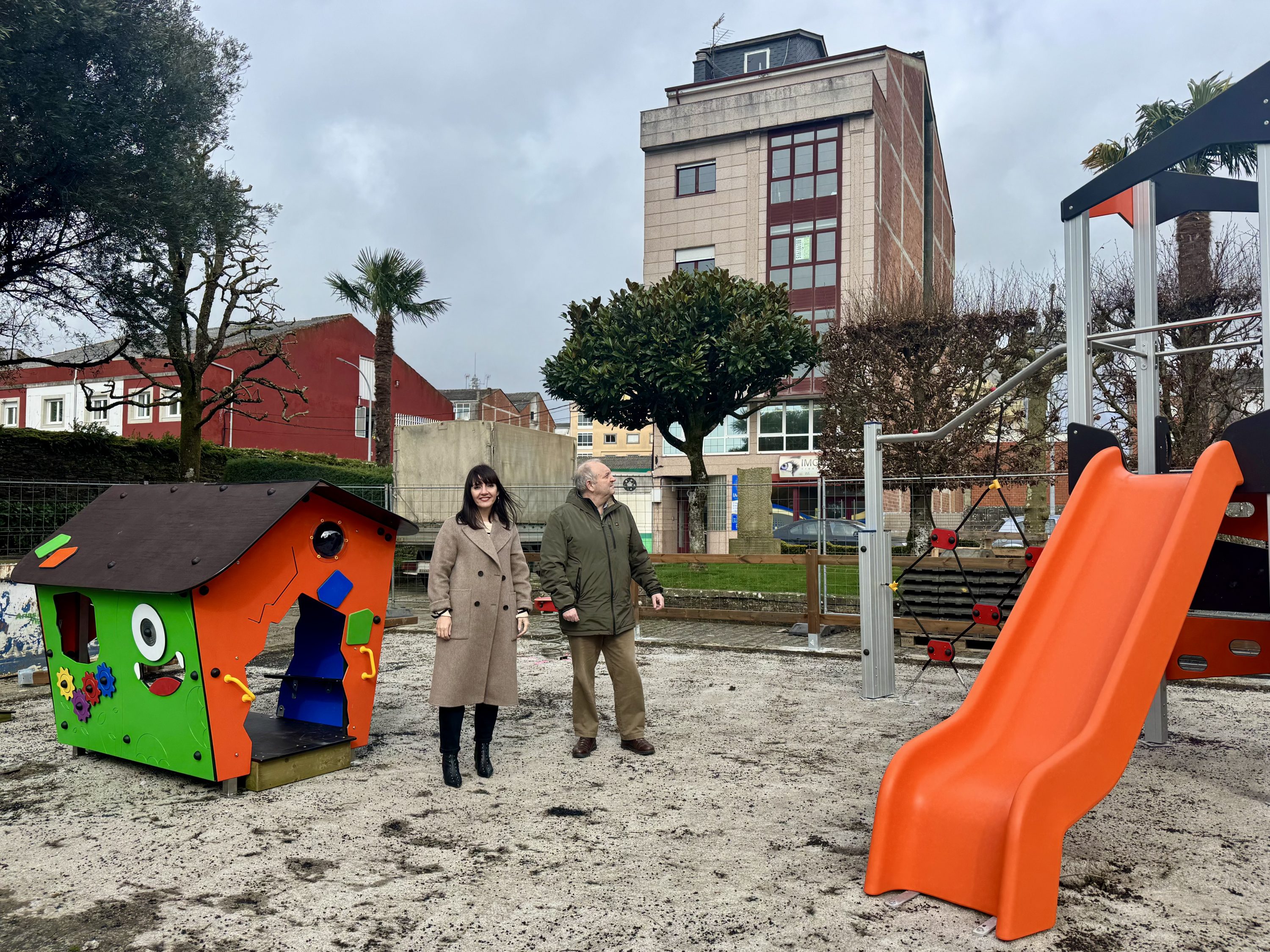 Vilalba renova o parque Rosalía de Castro para ofrecer un espazo máis seguro ás familias