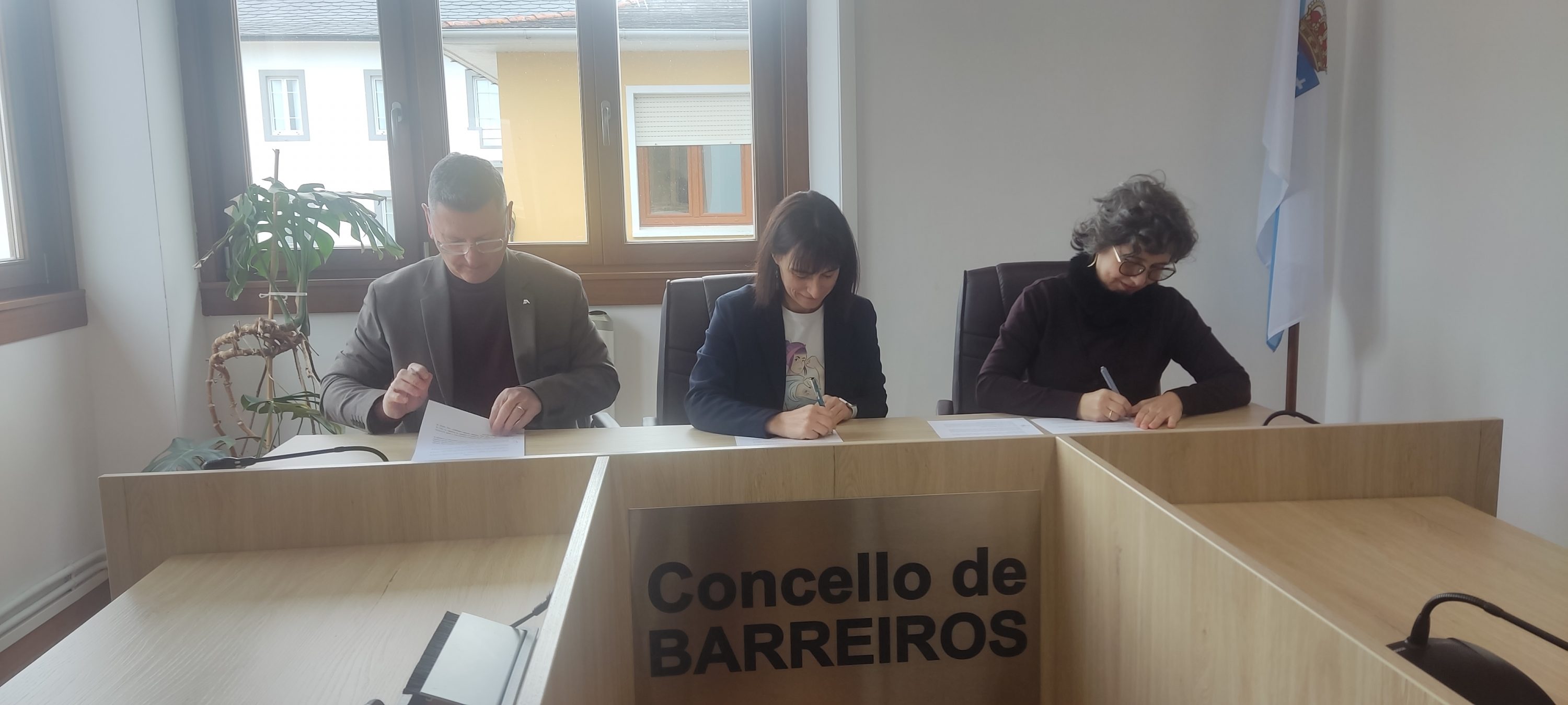 Barreiros acollerá a exposición «Fauna esencial» tras a sinatura dun convenio entre Afundación, ABANCA e o Concello