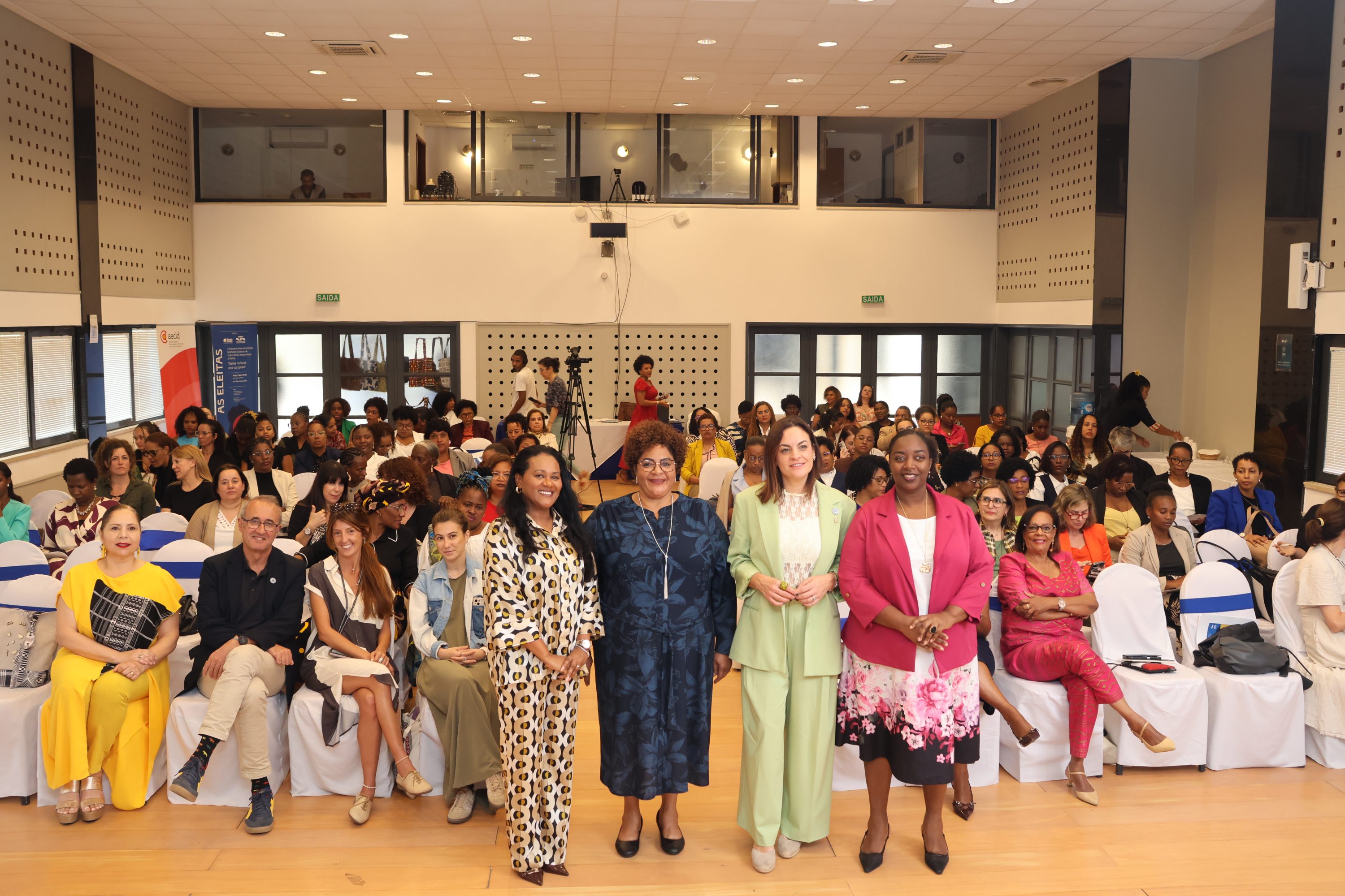 Carmela López reivindica en Cabo Verde a igualdade como eixo das políticas públicas no foro As Elixidas