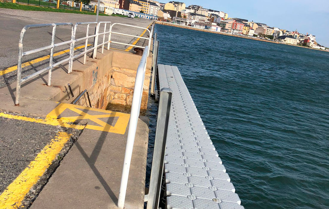 Portos de Galicia concede ao Concello de Foz o uso gratuíto do edificio de deportes náuticos e do pantalán flotante