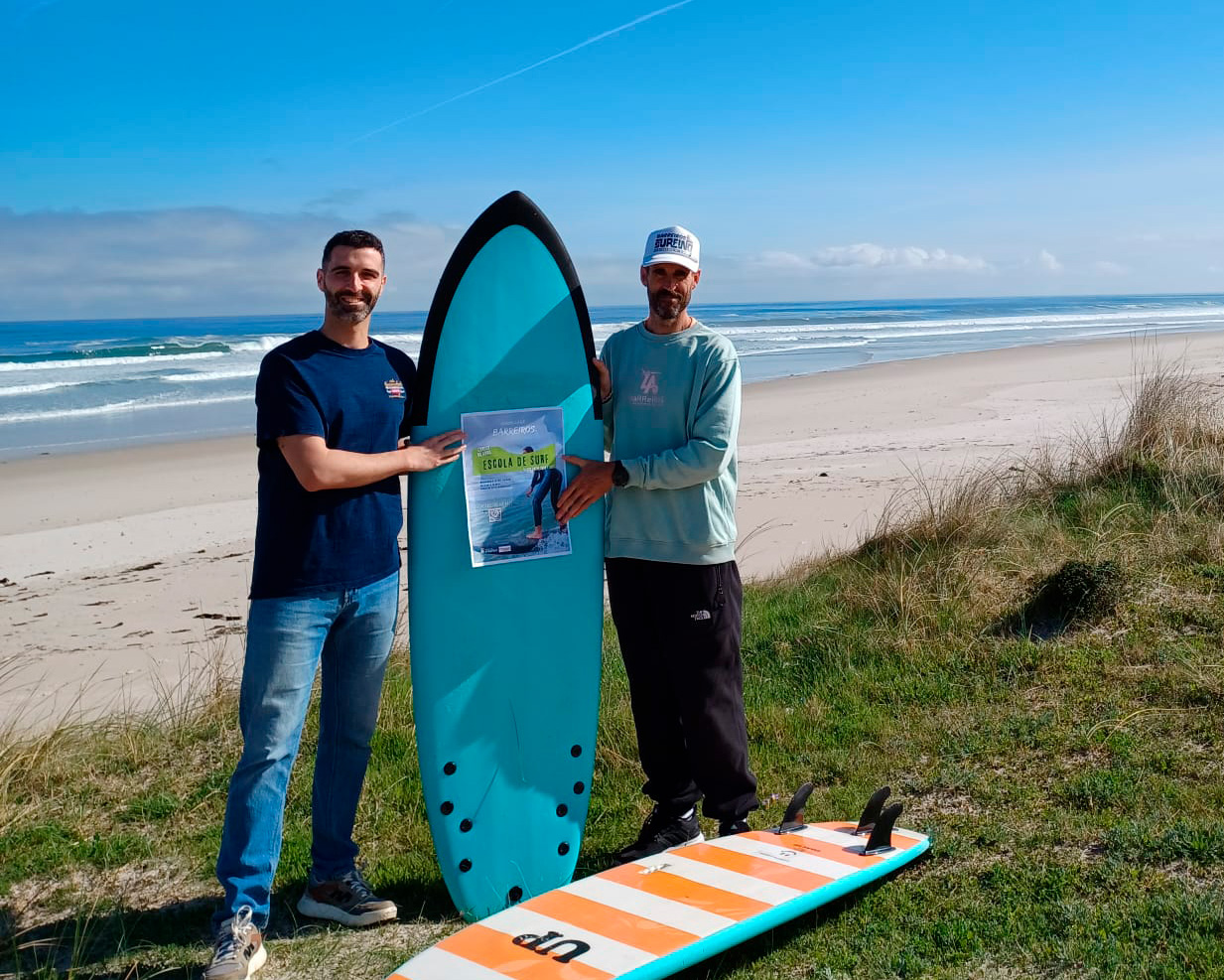 O Concello de Barreiros renova a aposta polo surf nas Escolas Deportivas Municipais