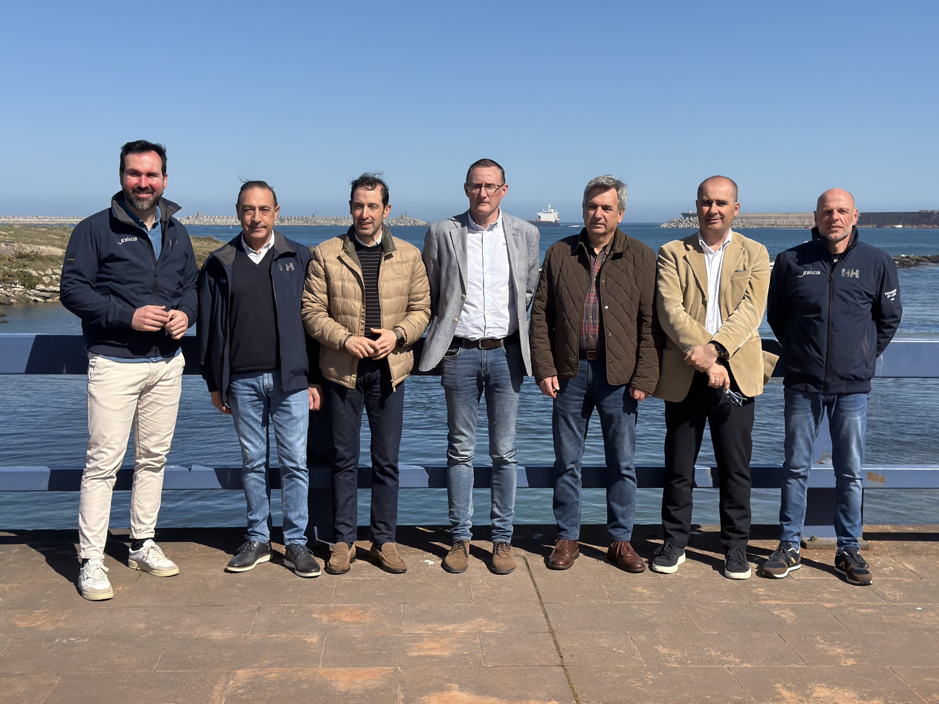 O PP provincial pon en valor o potencial social e empresarial de Xove durante unha xornada de traballo