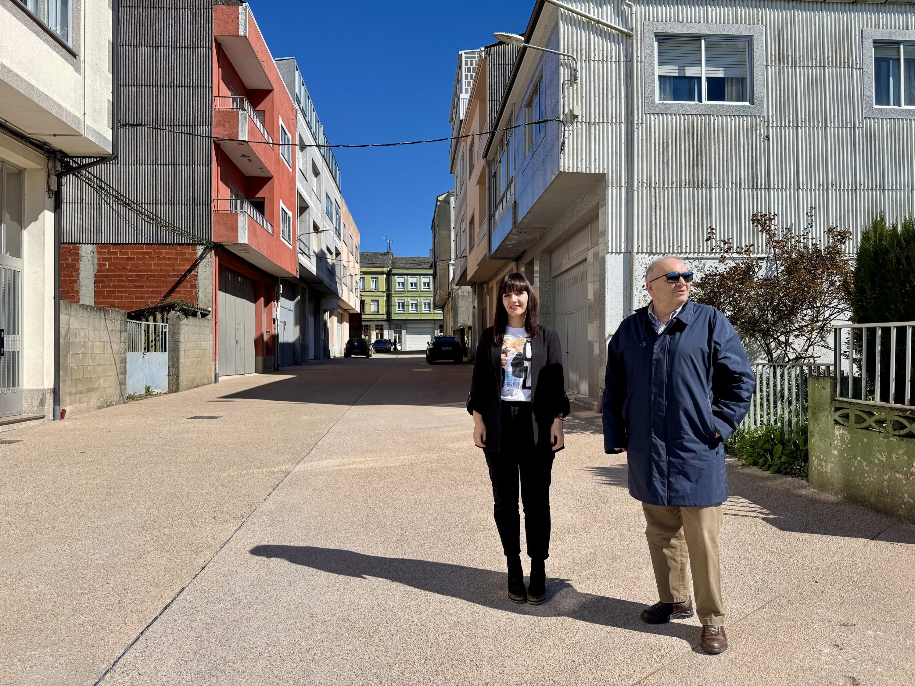 A renovación da rúa do Rego avanza cara a un modelo urbano máis accesible en Vilalba