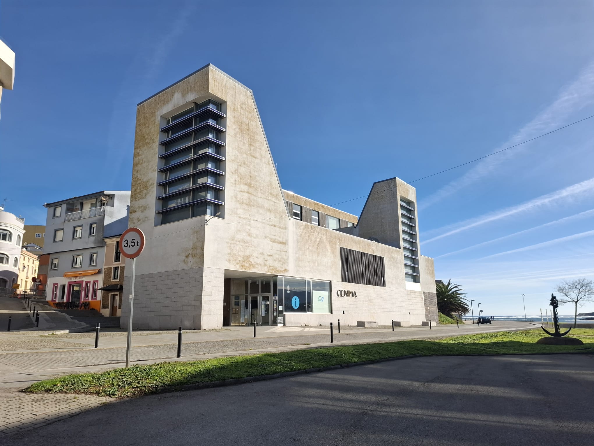 O PP de Foz denuncia o abandono da fachada do Cenima en plena antesala da Semana Santa