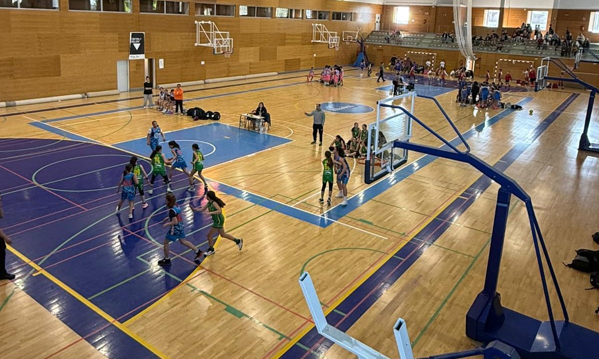 Catorce clubs participan no Tournament de Mini Basket que se celebra esta fin de semana en Ribadeo