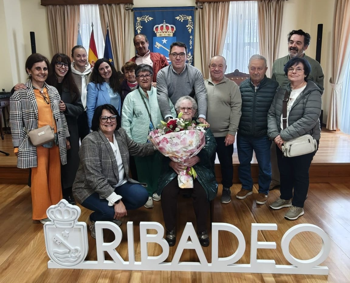 Sentida homenaxe en Ribadeo a Elvira Teijeiro Rodríguez no seu 100 aniversario