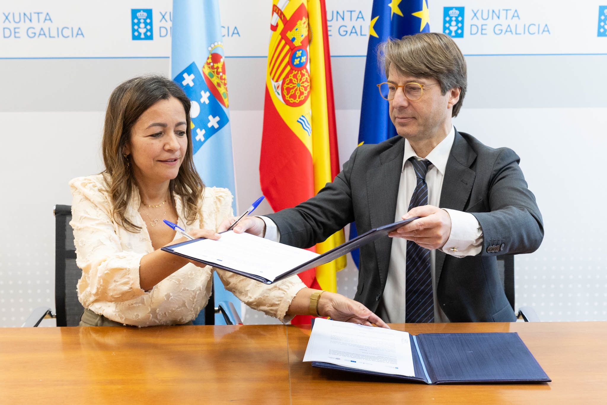 Facenda e Mar asinan un convenio de 1 m€ para axilizar a xestión das axudas do FEMPA