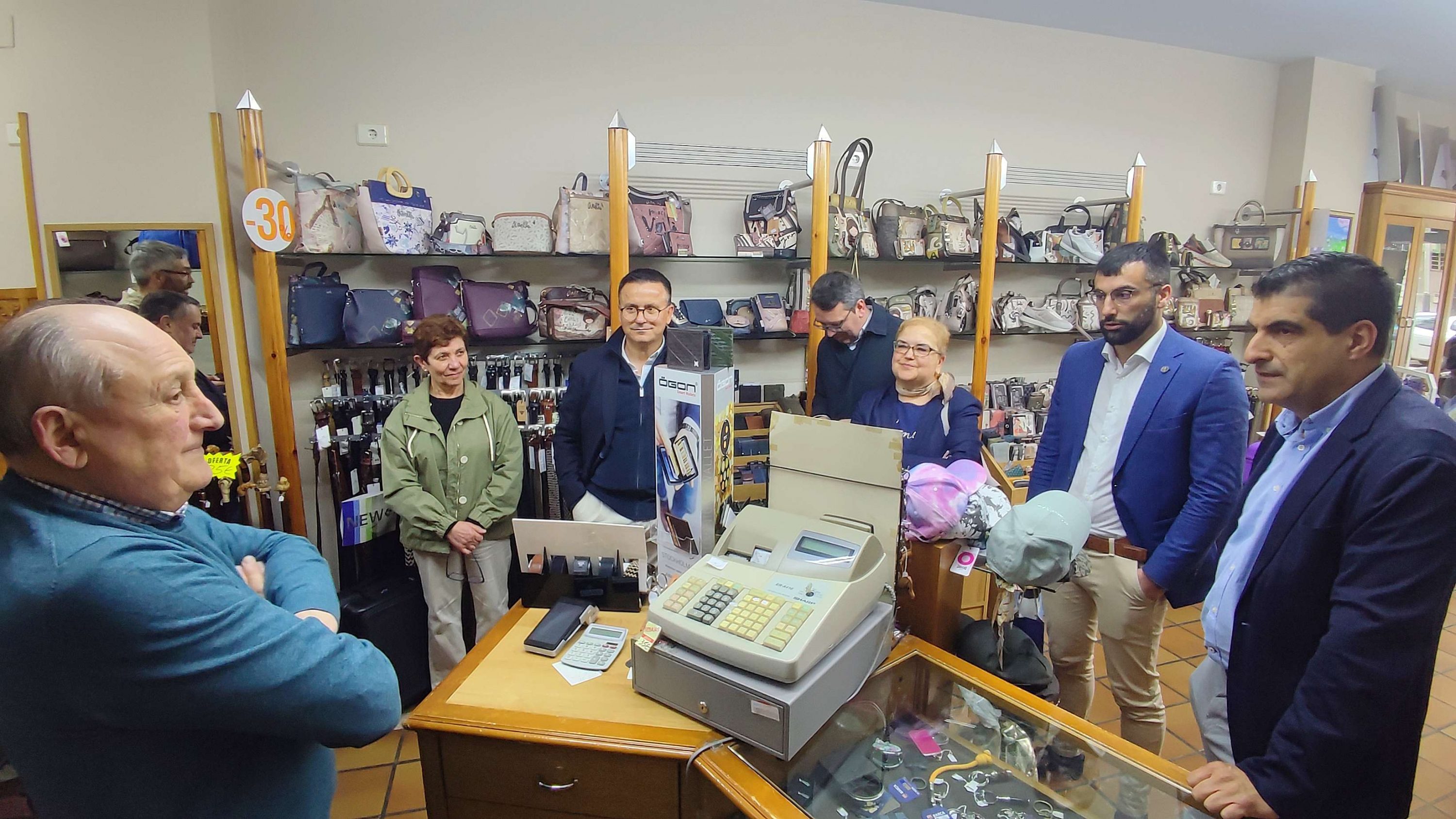 A Xunta reforza en Ribadeo o seu compromiso co comercio de proximidade