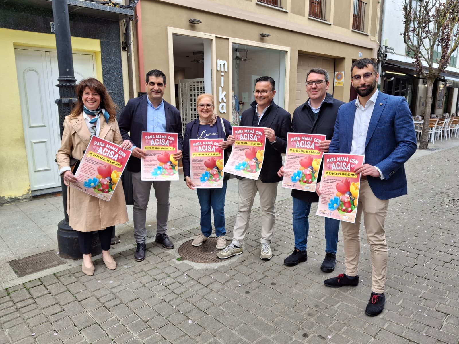 O comercio de Ribadeo celebra o Día da Nai coa campaña “Para Mamá con ACISA”