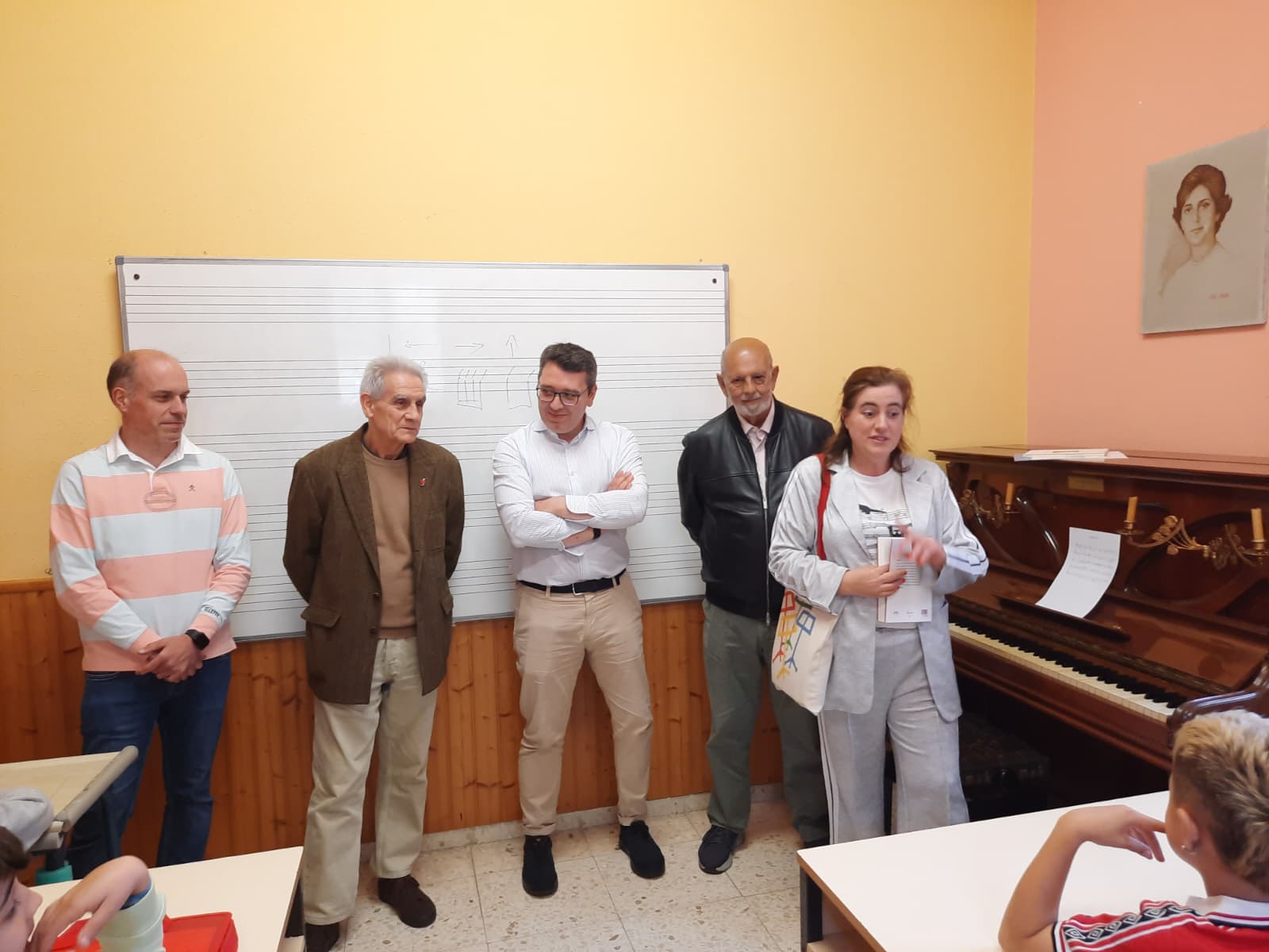 Ribadeo recibiu este mércores unha doazón da familia da poeta local Luz Pozo Garza