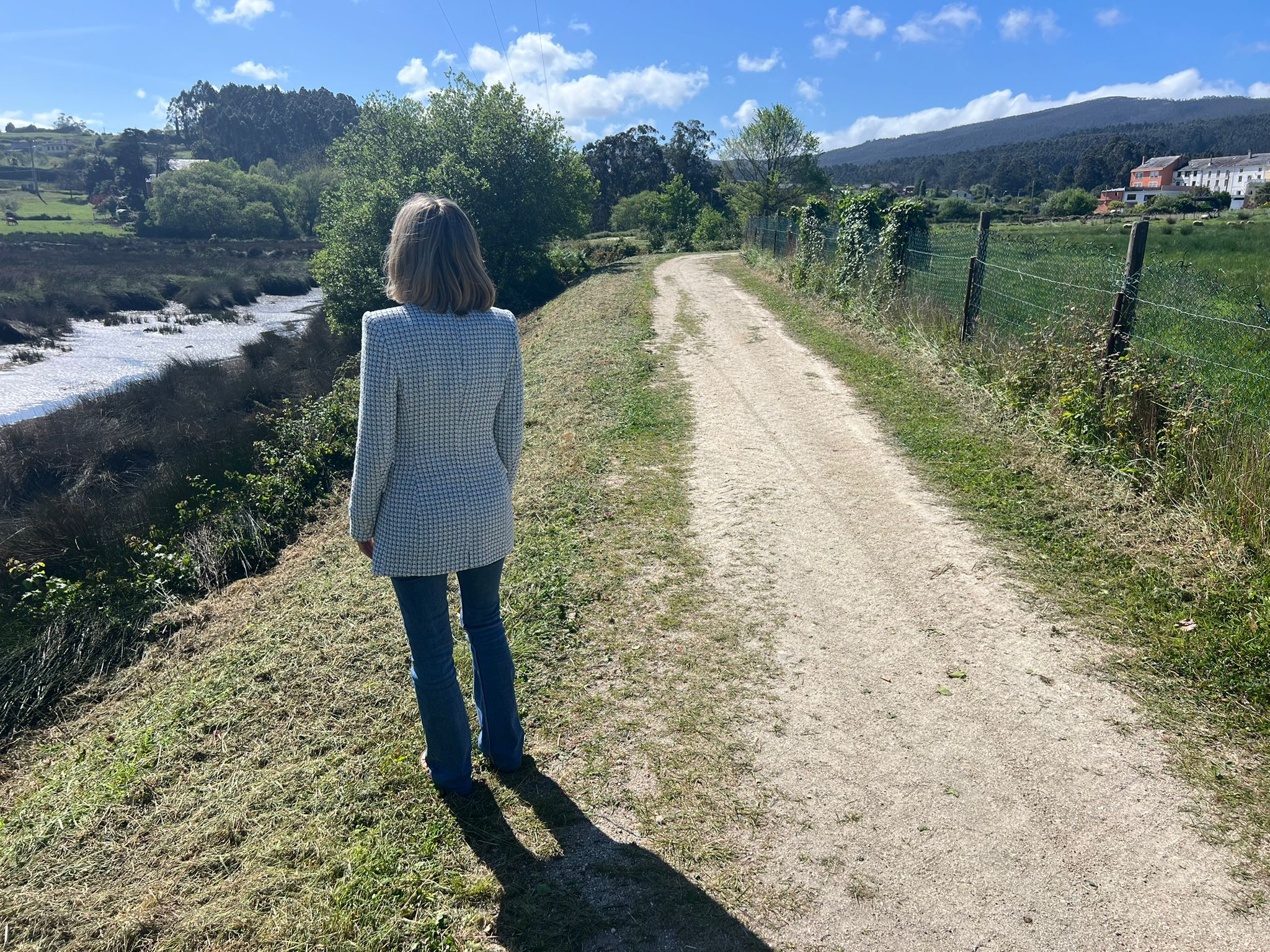 O goberno municipal de Foz explica á oposición que os paseos marítimos “están limpos porque o desbroce faise continuamente”