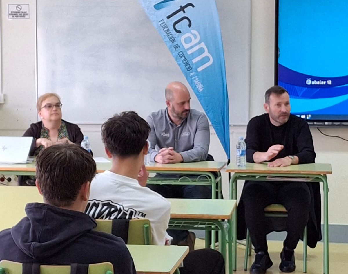 Profesionais da comarca comparten co alumnado do IES Ribadeo Dionisio Gamallo as oportunidades laborais na Mariña