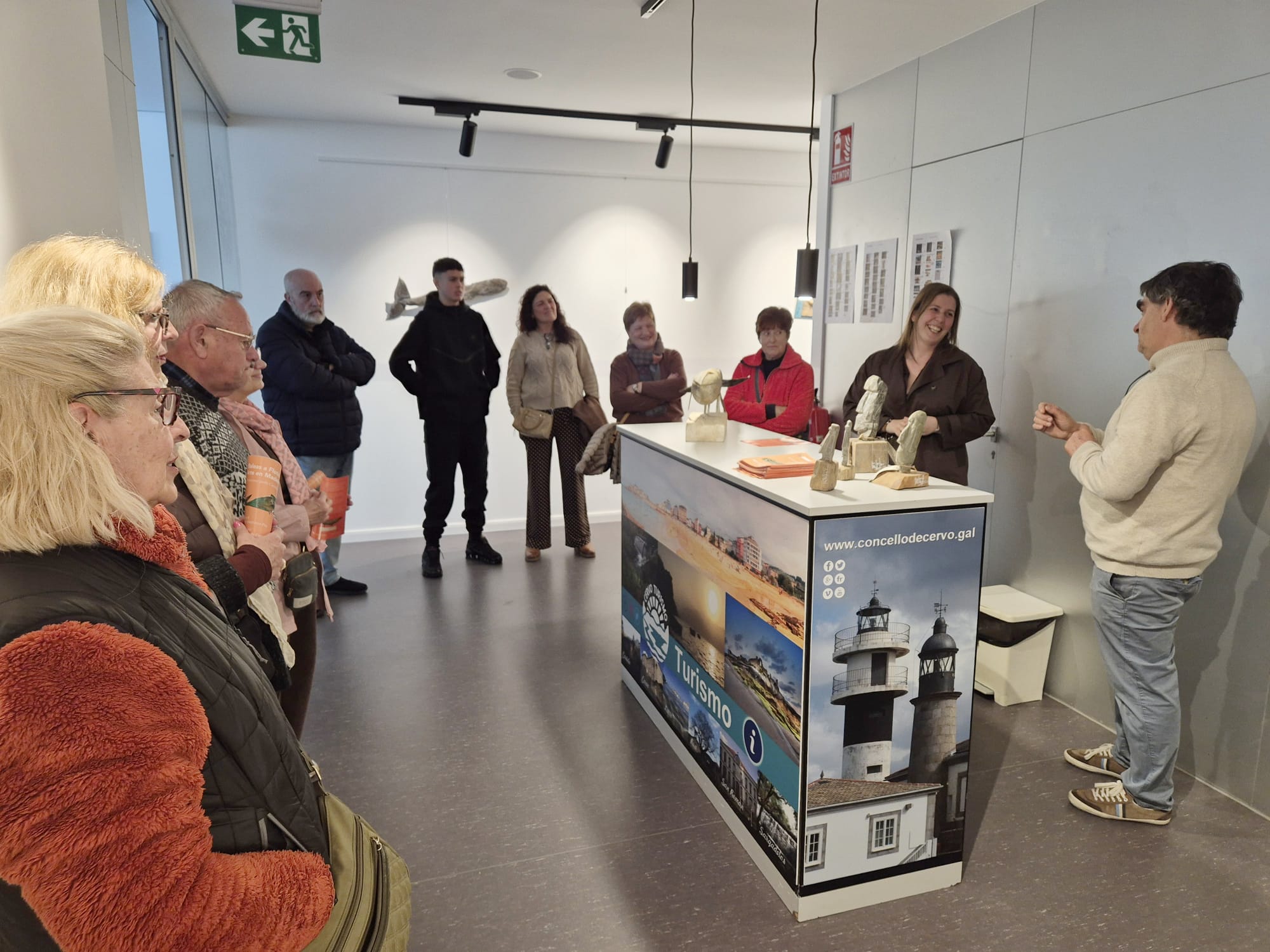 Inaugurada a exposición 'Baleas a flote'