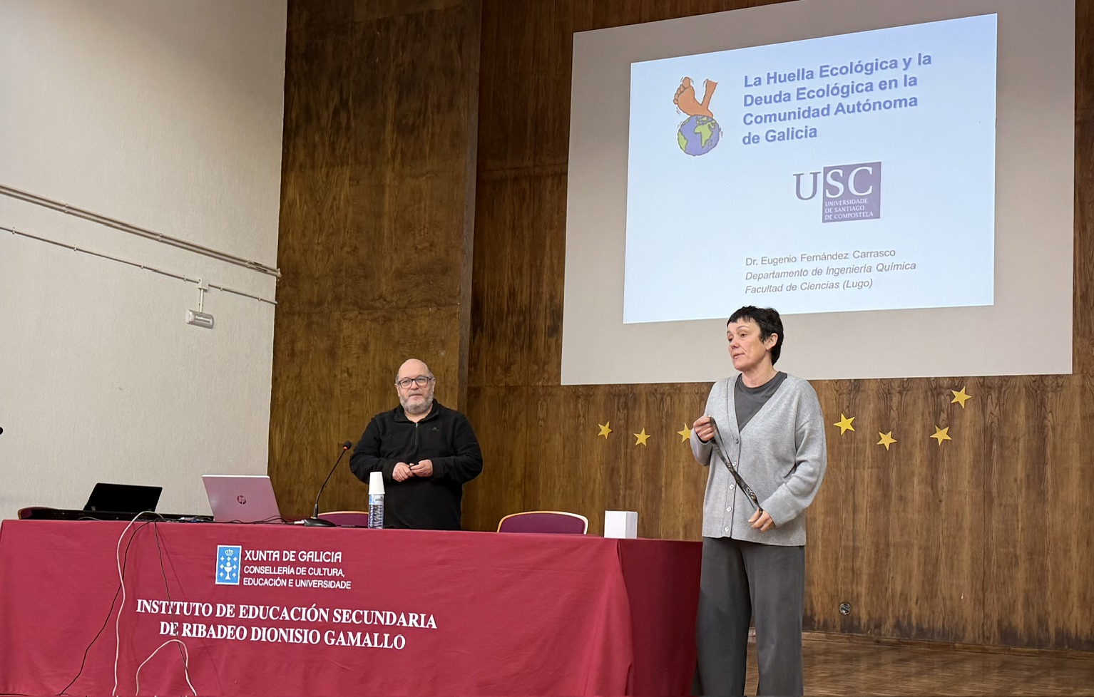 O IES de Ribadeo Dionisio Gamallo analiza a pegada ecolóxica de Galicia da man dun experto da USC