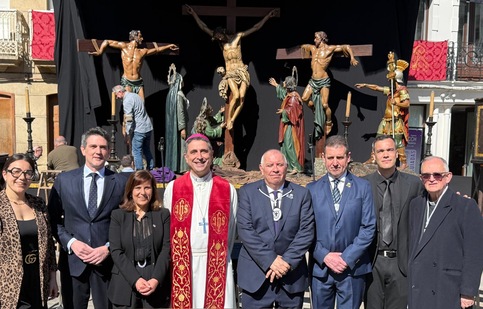 O delegado territorial da Xunta, Javier Arias, asistiu este venres ao tradicional Sermón das Sete Palabras, un dos actos máis solemnes e representativos da Semana Santa de Viveiro, declarada de Interese Turístico Internacional
