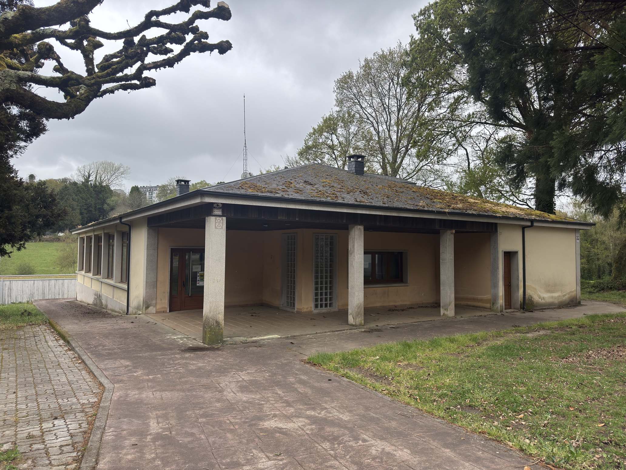 Saen a licitación os servizos do bar da área recreativa da Madalena de Vilalba