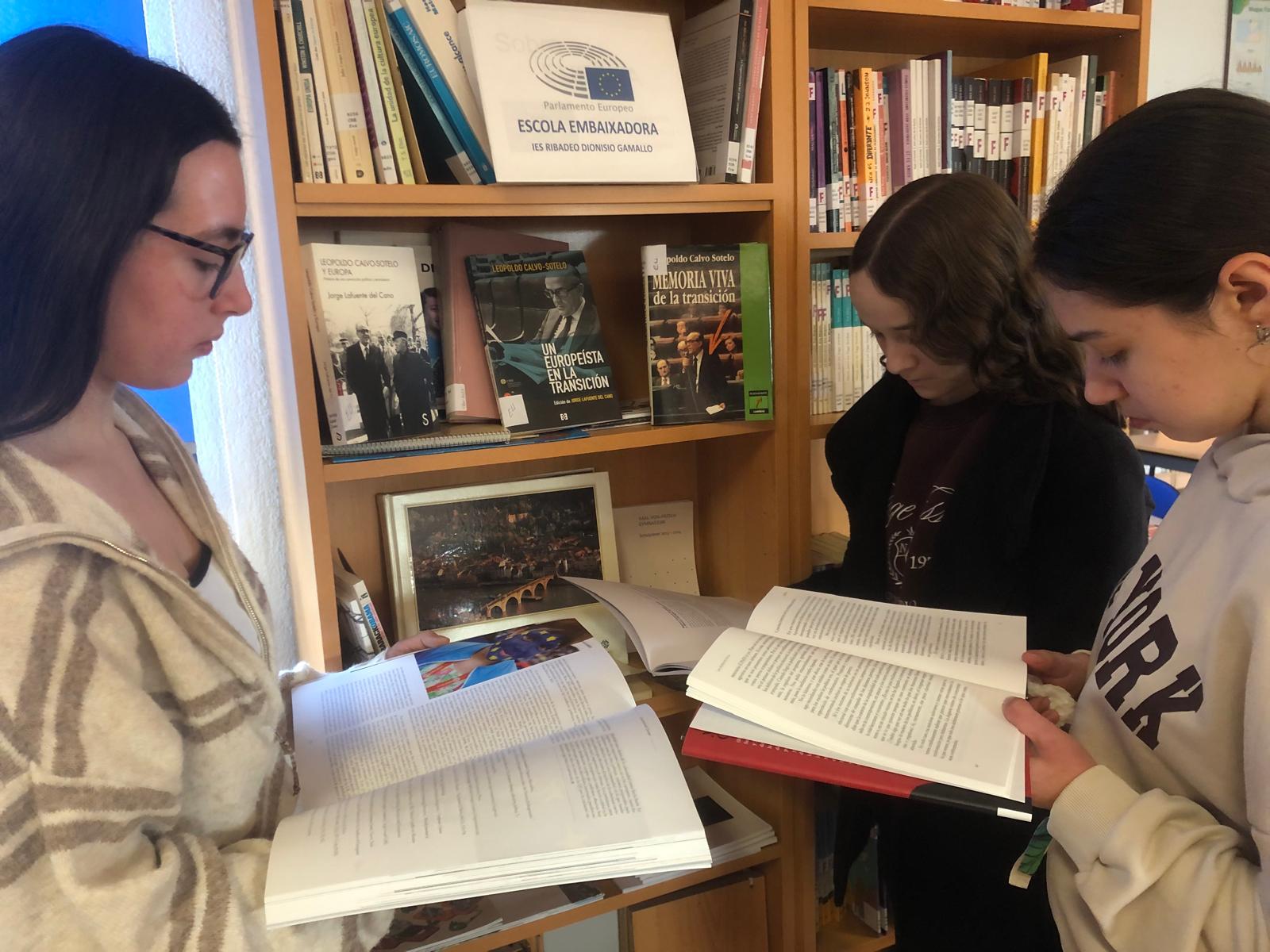 O IES de Ribadeo Dionisio Gamallo súmase ás actividades polo centenario de Leopoldo Calvo-Sotelo