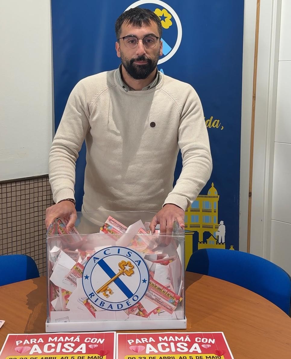 A campaña do Día da Nai de Acisa Ribadeo deixa tres gañadores en Figueras, A Fonsagrada e Luarca