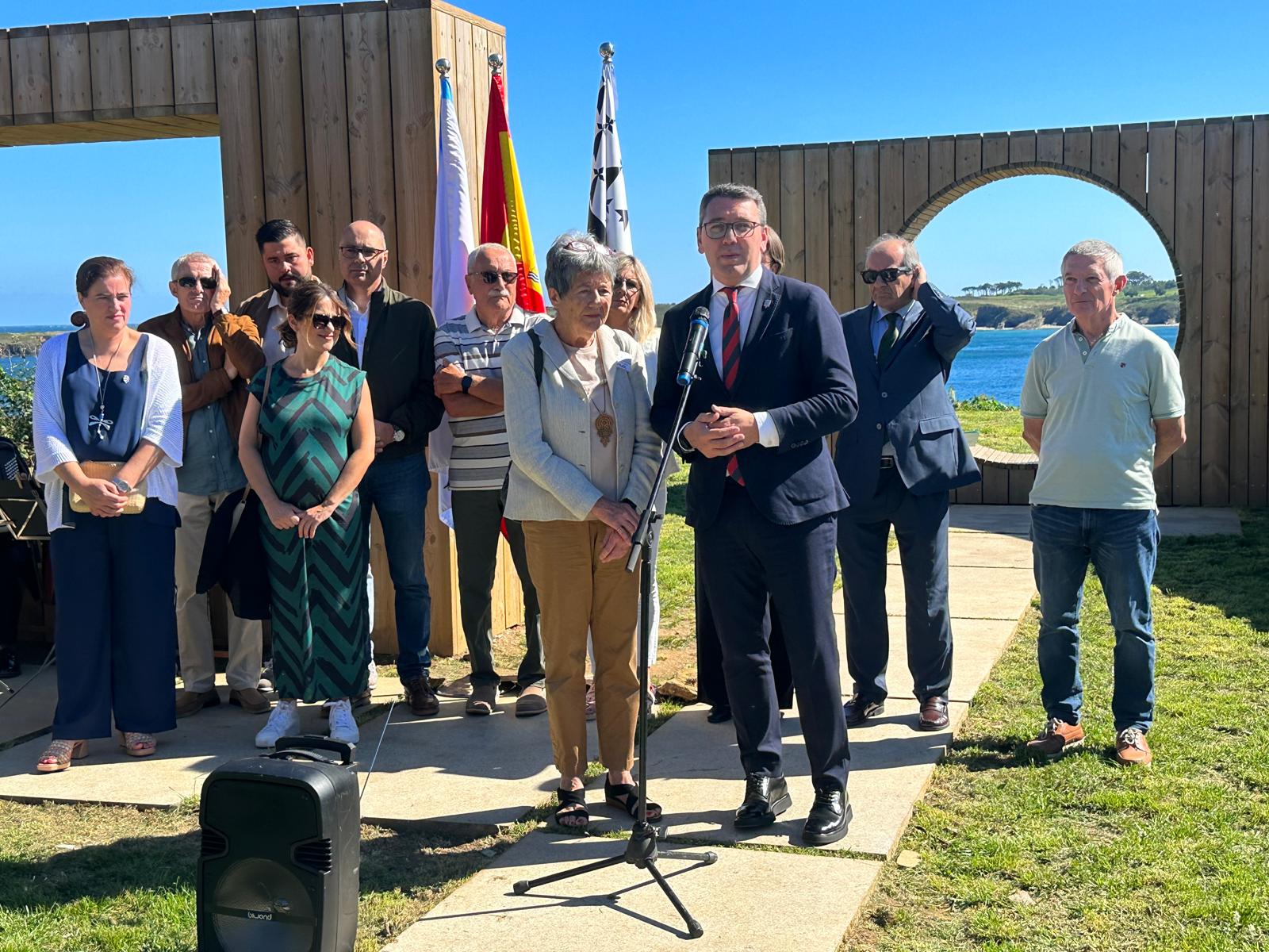 O executivo municipal de Ribadeo reivindica o apoio a entidades e voluntariado ante as críticas nacionalistas