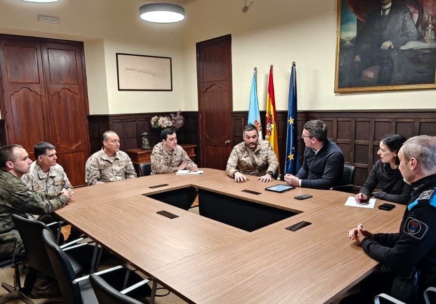 A Garda Real izará as bandeiras no novo espazo oficial xunto á Casa do Concello de Ribadeo