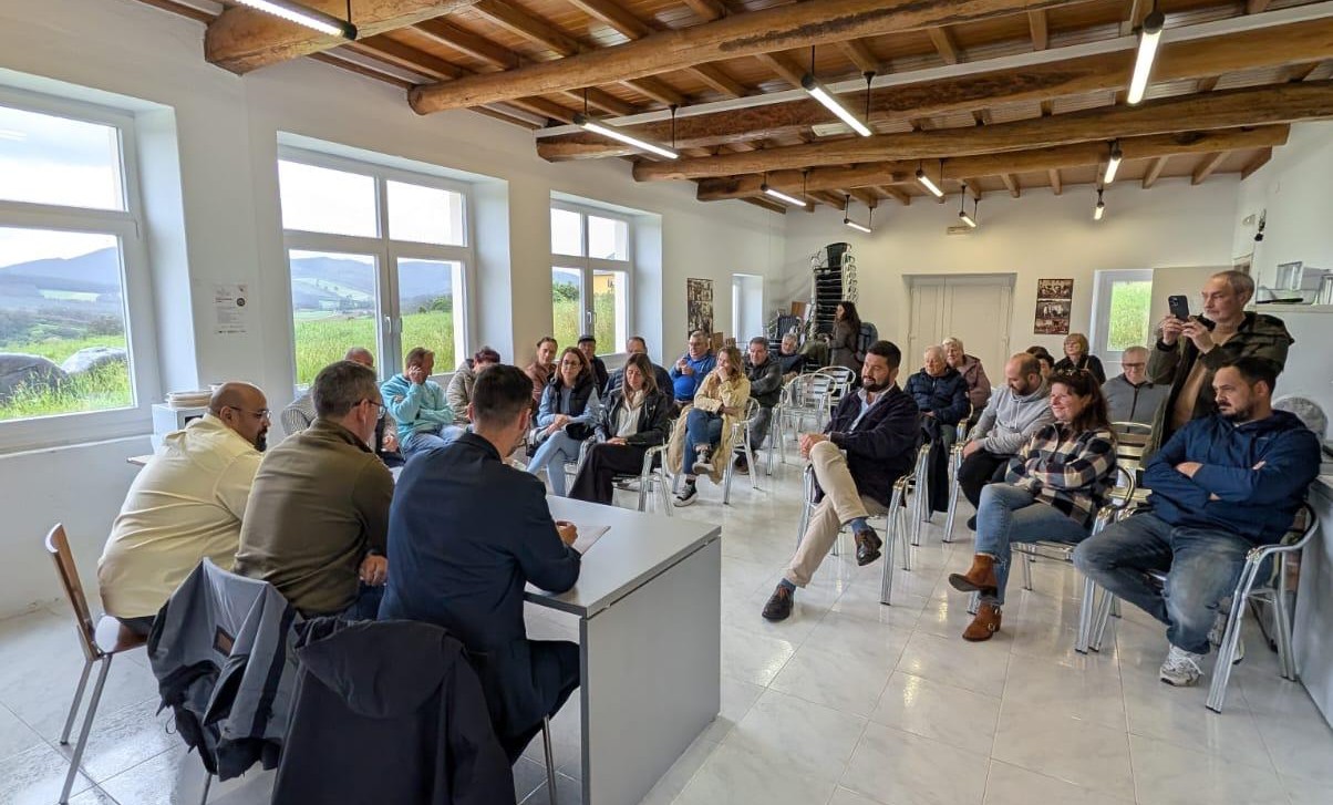 A Deputación investirá 1,3 millóns en obras na provincia, incluída a mellora do acceso ao porto de Celeiro